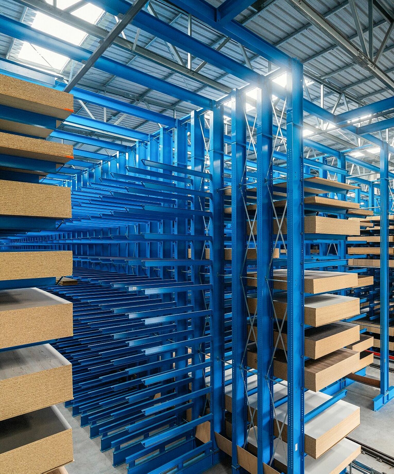 [Translate "Spain"] Cantilever racking timber trade