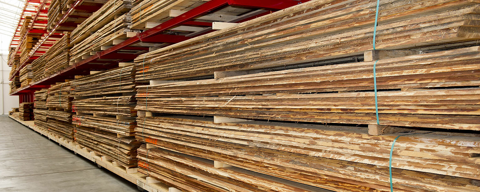 [Translate "Spain"] Cantilever racking timber trade