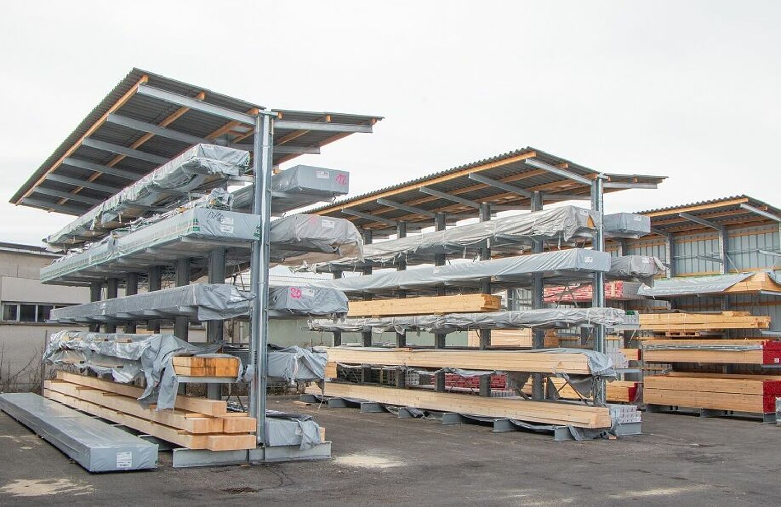 [Translate "Spain"] Cantilever racking Yard racking