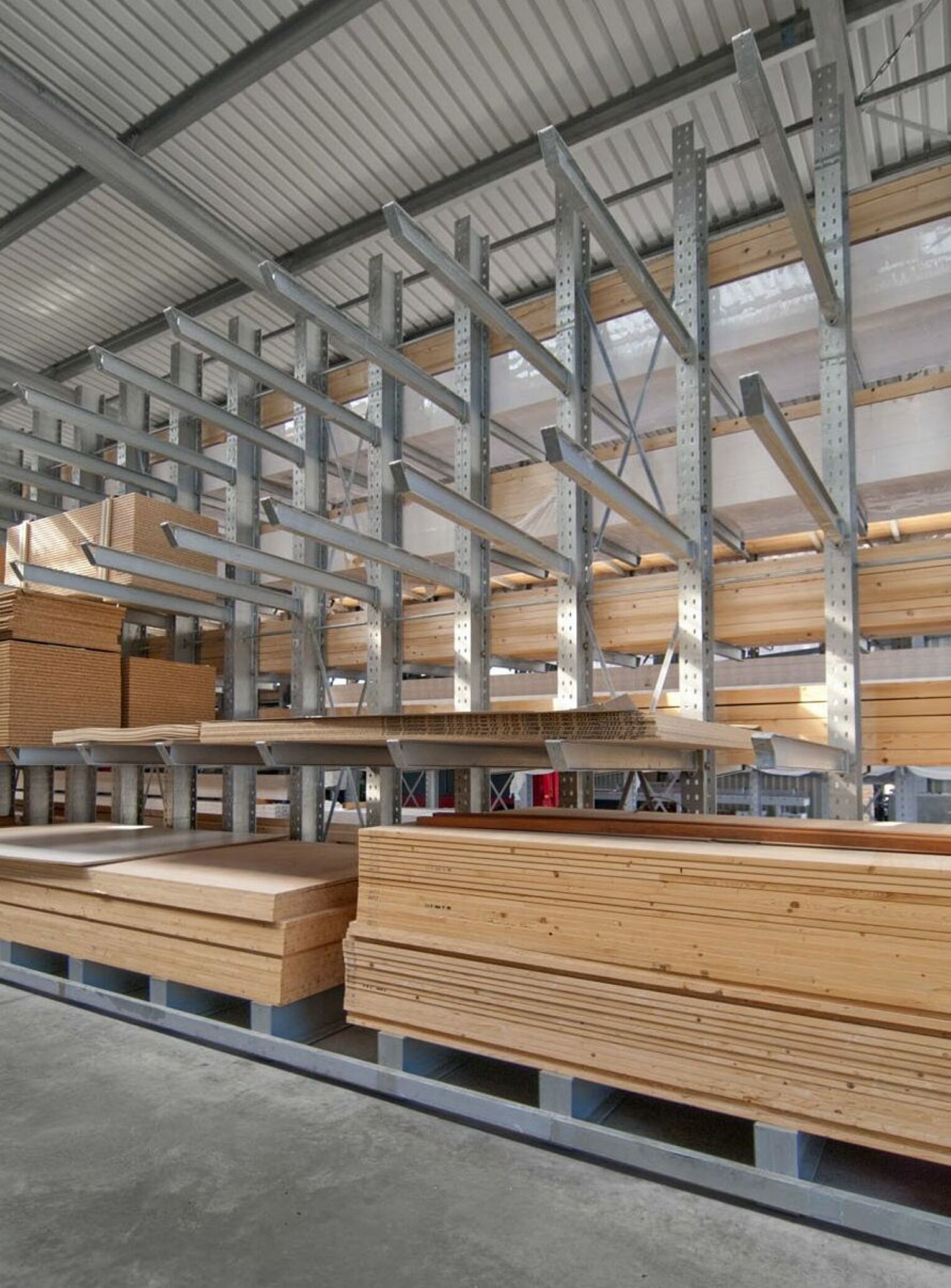 [Translate "Spain"] Cantilever racking timber trade