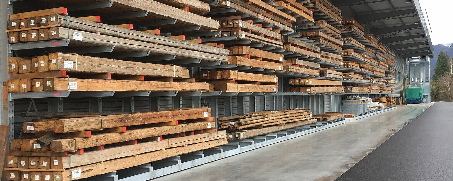 [Translate "Spain"] Cantilever racking timber trade